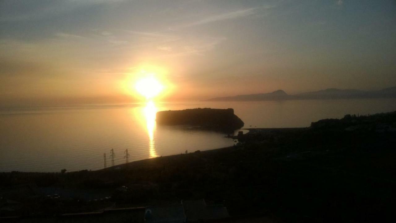 Last Minute Villetta In Calabria Сан Никола Арчела Екстериор снимка